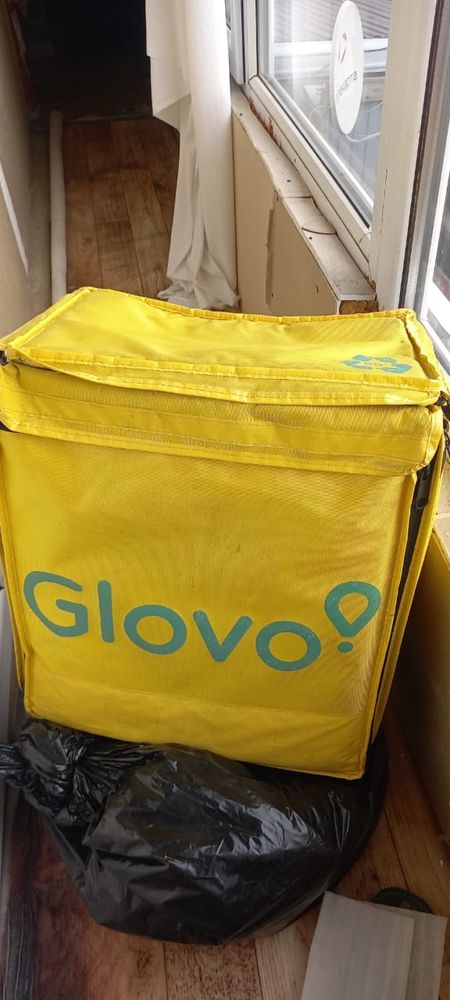 Продам чемодан доставка Glovo