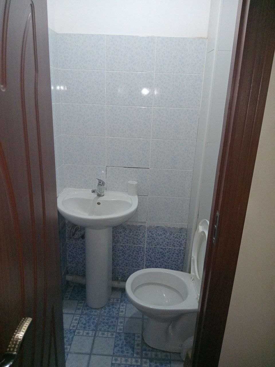 Продаётся 3 комнатная квартира 92кв 1 этаж + подвал 48