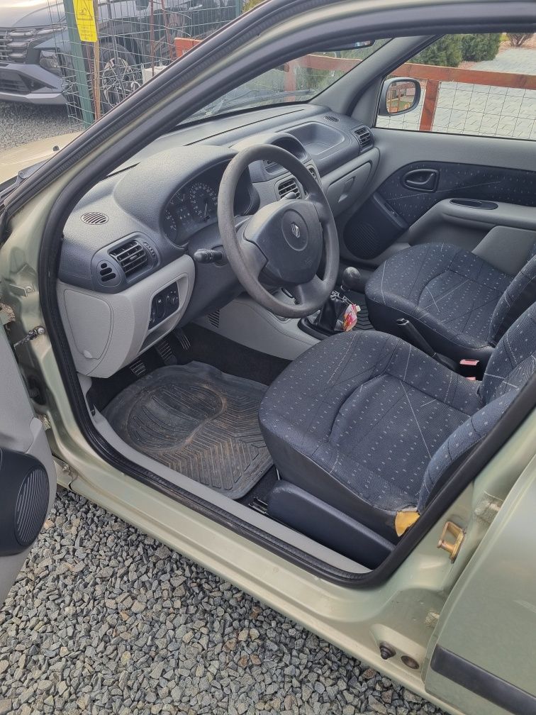 Renault clio benzina 100 000 km de reparat sau pt rabla 2025