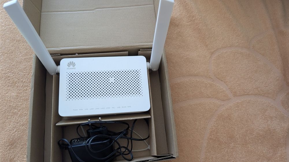 Рутер безжичен Huawei EchoLife HG8145V5  GPON Terminal и TP Link 54 Mb