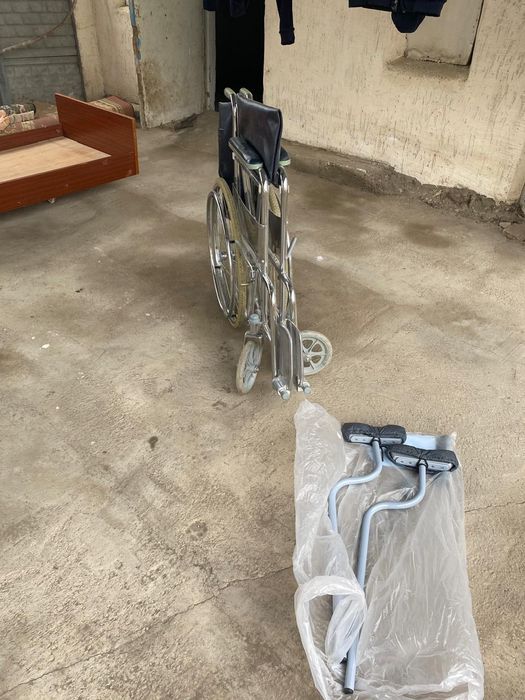 Продам  инвалидную  коляску