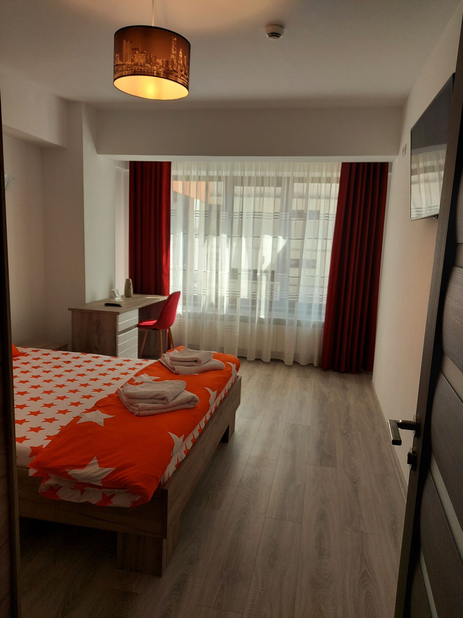 Regim hotelier apart 1 Cam D(Pacurari- Mall MOLDOVA-Brown Luxury)