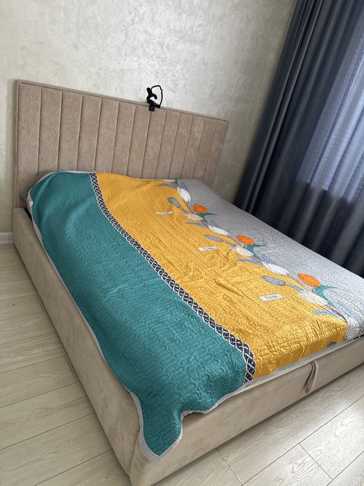 Продам кровать с матрацом