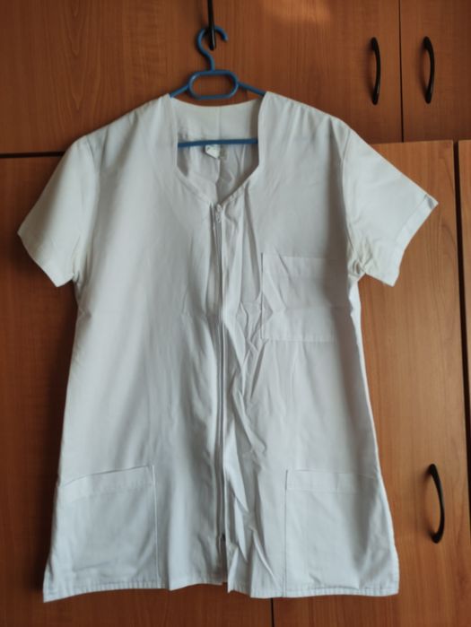 Vând halate medicale damă