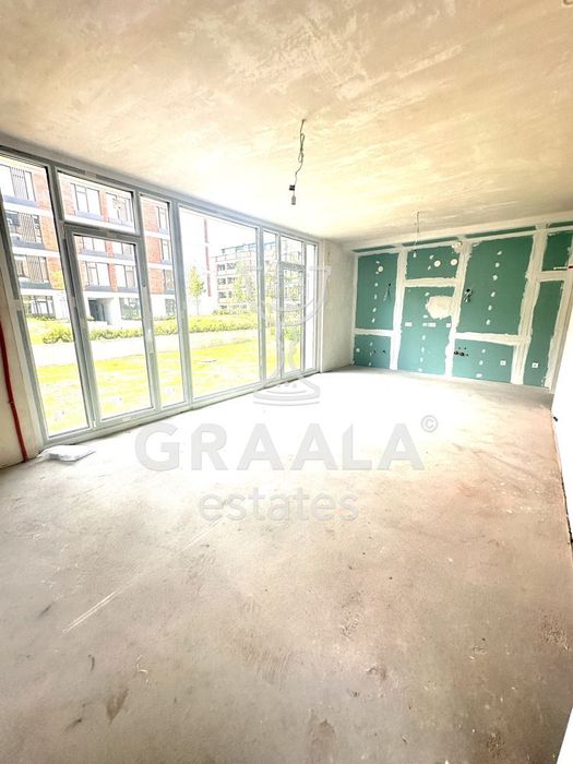 Жилище с усещане за къща в луксозен комплекс!