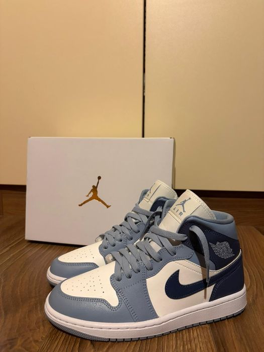 Nike Air Jordan 1 Mid 

NI