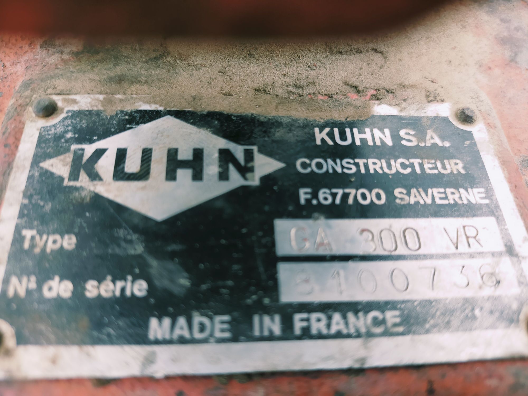 Vînd greble kuhn