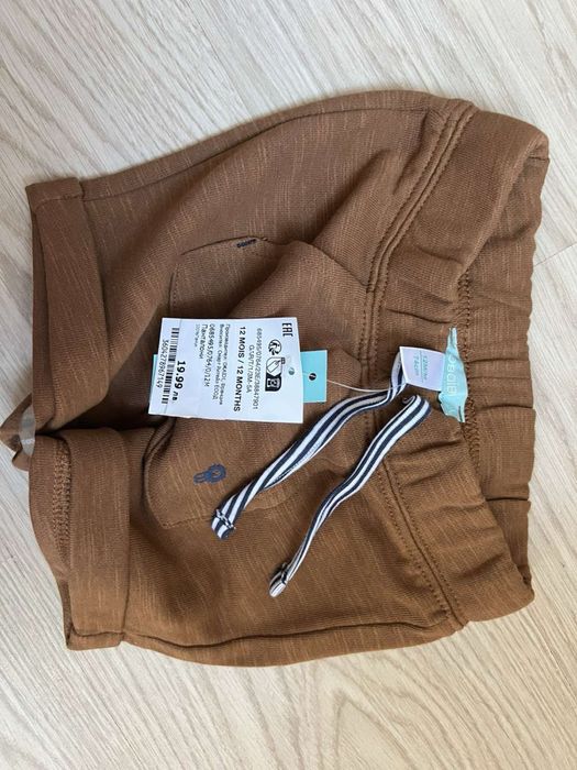 Лот чисто нови дрехи