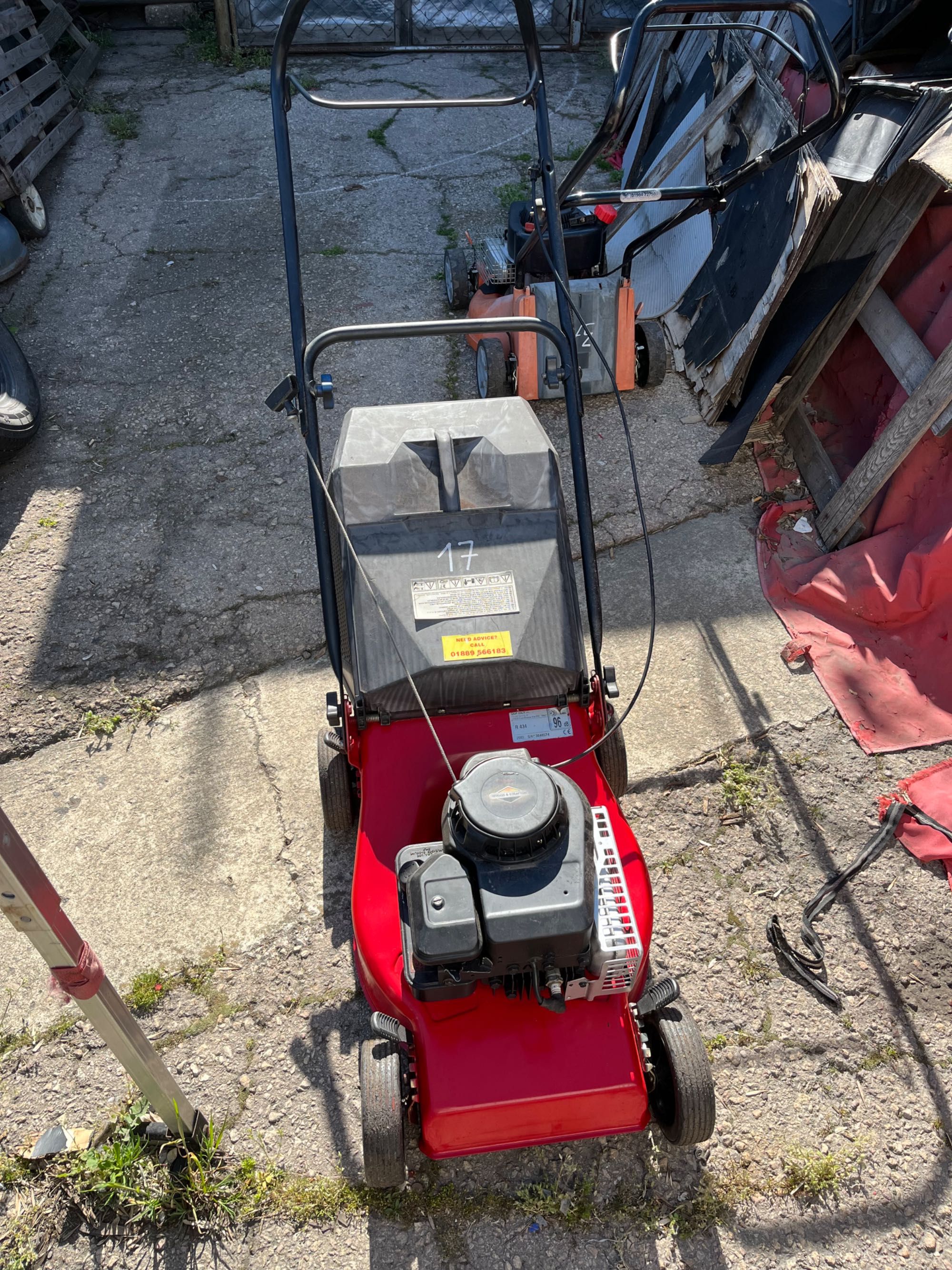 17 Моторна косачка Moutfield 3.7 hp Briggs