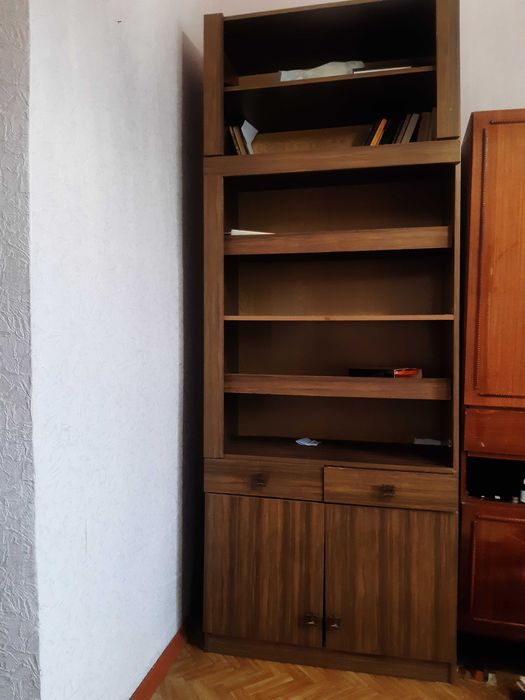 КНИЖНЫЙ ШКАФ   продается