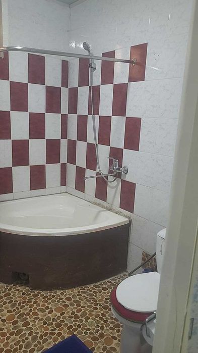 Uy sotiladi, 3 xonali, g'ishtli, Buxoro shahar