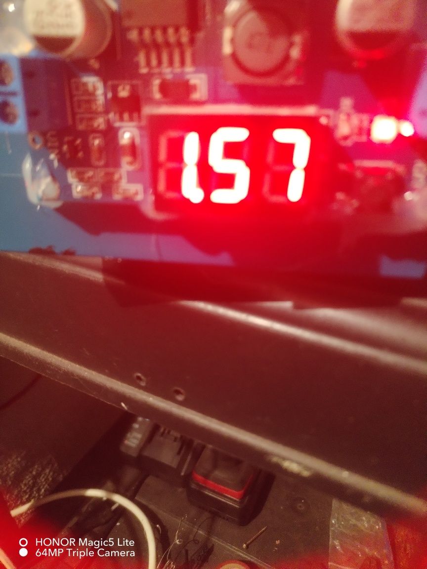 Sursă curent 1,5 volți - 40 volți