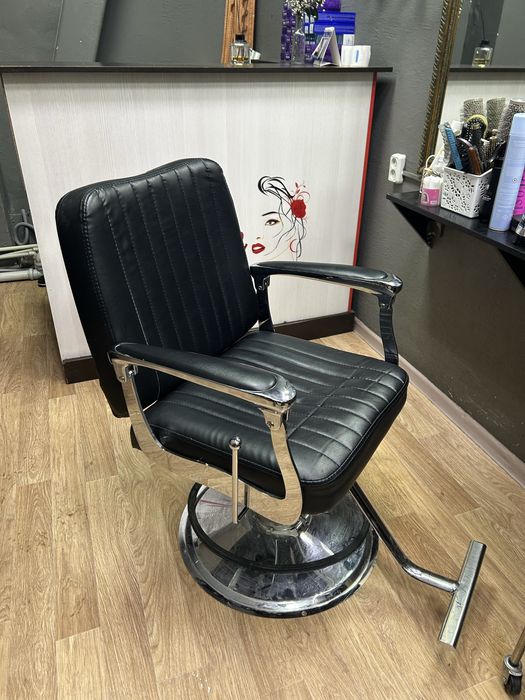Продам барберское кресло