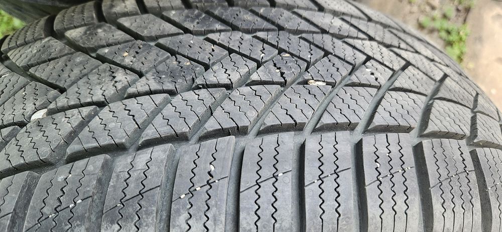 235/40/18 bridgestone dot 2322 7 mm протектор 1 брой
