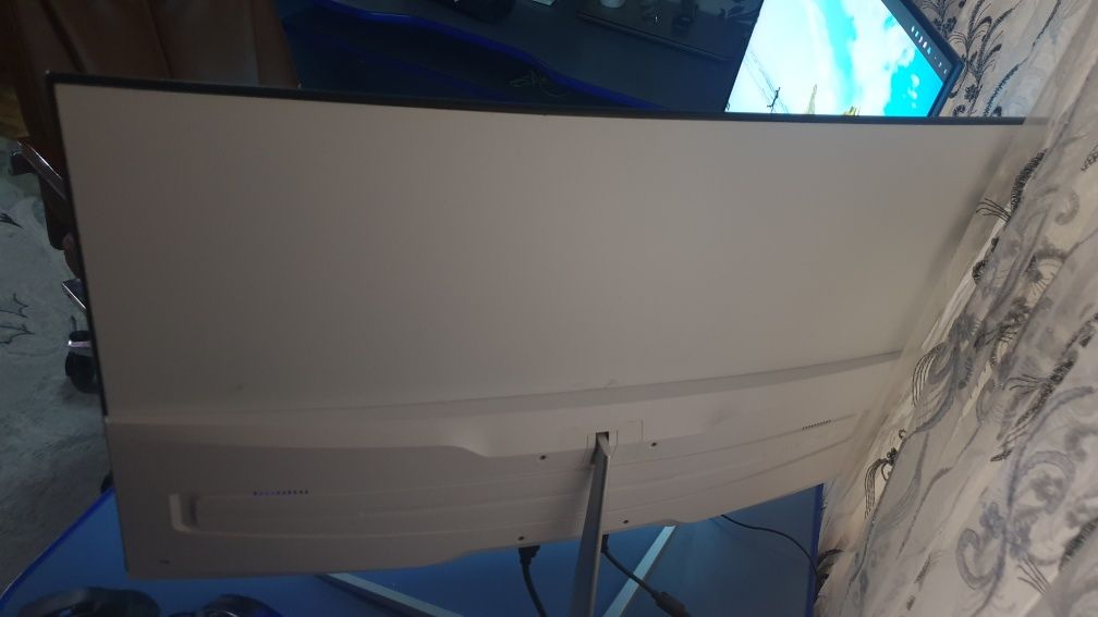 Monitor Xtech IPS 32 Curved Full HD 60Hz white Безрамичние