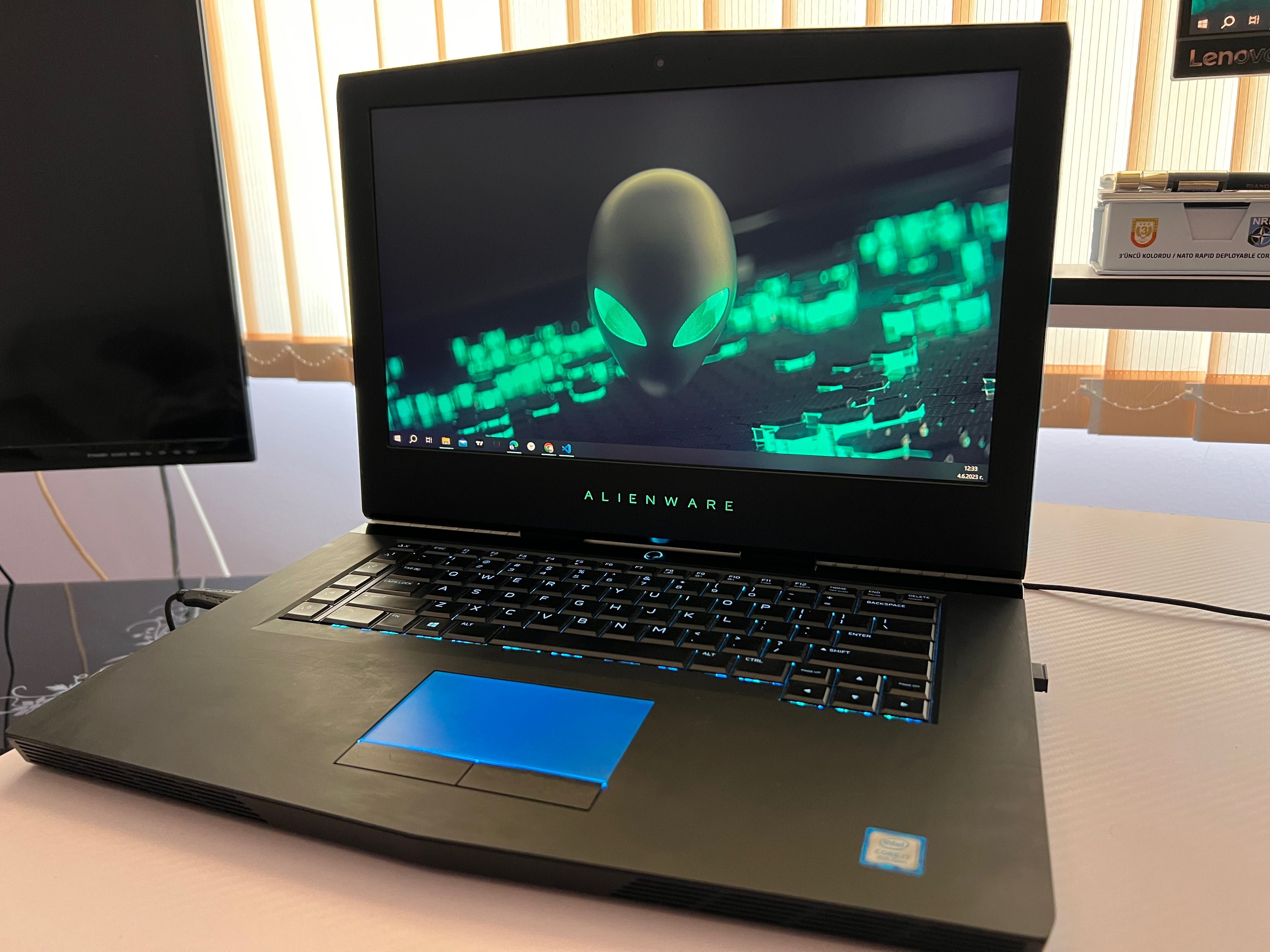 Alienware 15 R4 - Идеално състояние. SSD и HDD