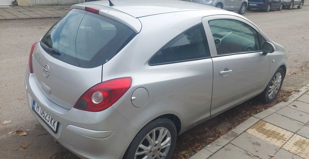 Opel Corsa волан,радио с USB/BT,адаптори, ключ светлини