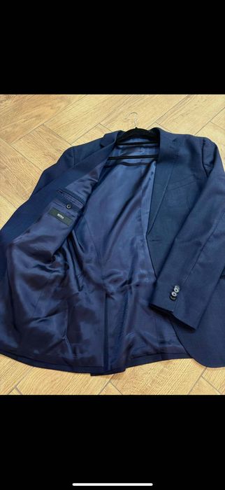 Оригинално тъмносиньо сако Boss