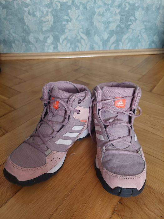 Vand ghete fetite Adidas Traxion nr.32