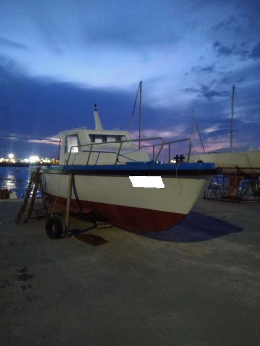 Лодка Барказ 10 м. с Разрешение за Стопански Риболов