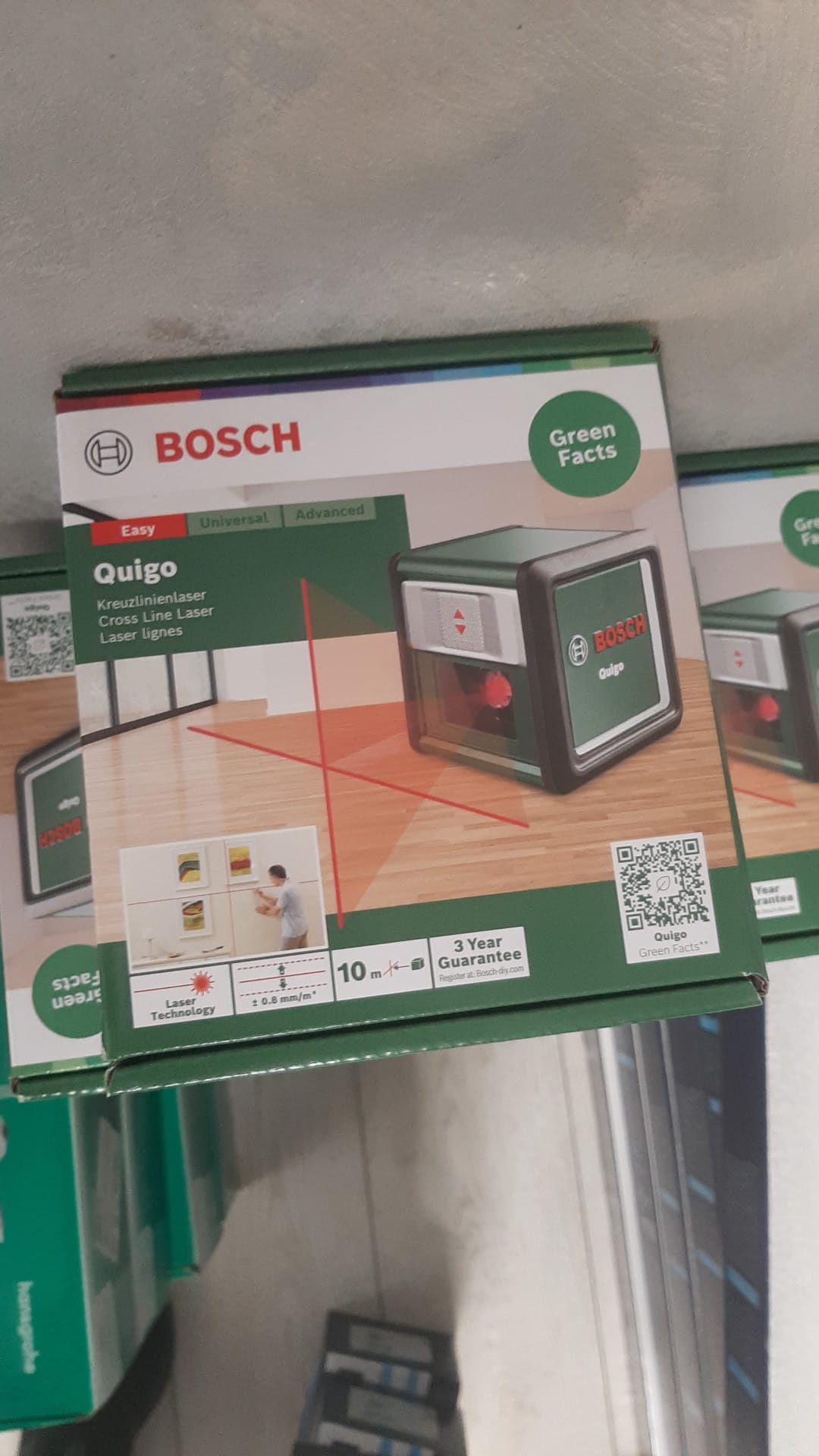 Lasere cu trepied Bosch.