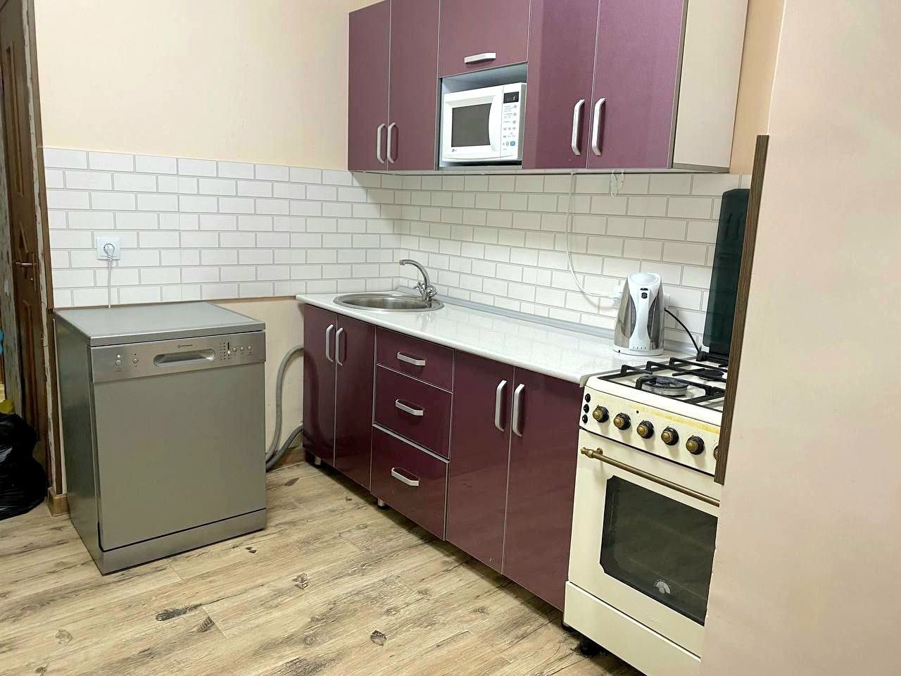 Квартира сотилади. Сергели 8а.  2/4/9.  70м²