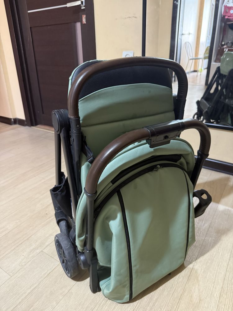 Коляска для ребенка от 0-4 лет