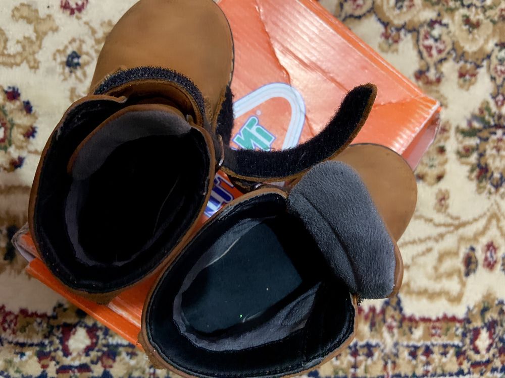 Продам турецкие демисезонные детские ботиночки Tiflani