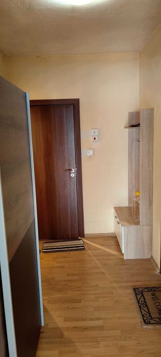 Продавам тристаен апартамент в кв. Опълченски