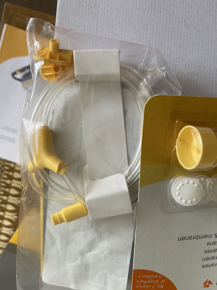 Електрическа помпа за кърма Medela - Hands-free