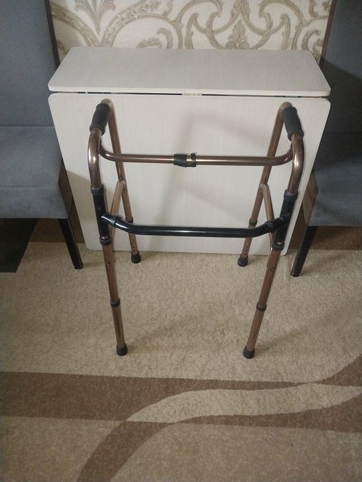 Ходунки для инвалидов