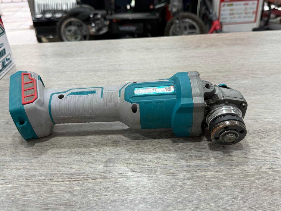 Акумулаторен ъглошлайф TOTAL Industrial 20V