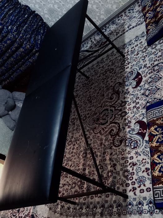 Кушетка сотилади