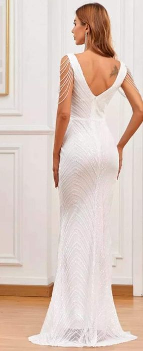 Vand rochie ocazie. Doar probată. Mărimea 50.Pret 400 lei