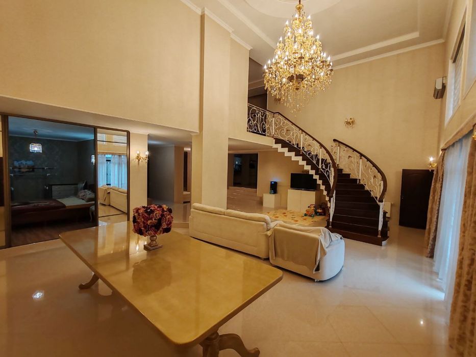 ДАРХАН в Центре Города Хамида Алимджана 5-Соток 7-Комнат