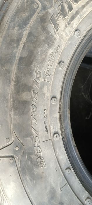 Продам резину на джип