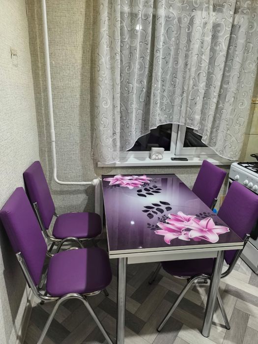 Продам стол со стульями