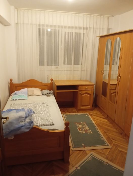 Închiriez apartament cu 3 camere centrala proprie George Enescu