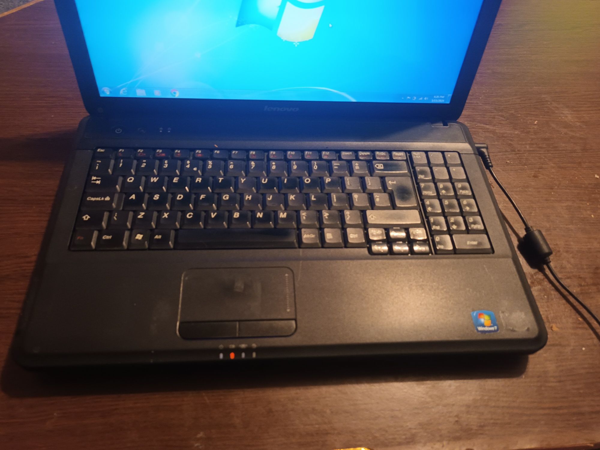 Laptop Lenovo G550.  15,6 inchi