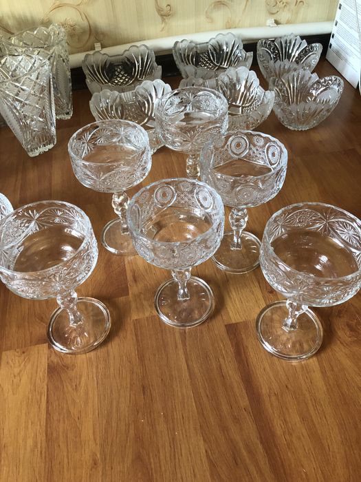 Продаю все из серванта б/у в отличном состоянии.