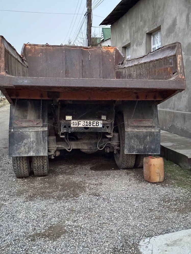 Kamaz 1982 yil ishlab chiqirilgan. Srochna sotiladi. Balonlari yaxshi