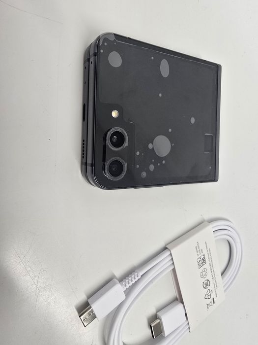 Samsung z flip5 ca nou