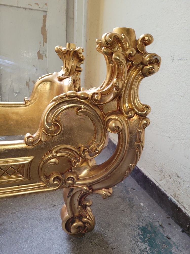 Барокова холна масичка със златен варак камък Оникс