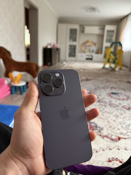 в продаже айфон 140 про срочно)