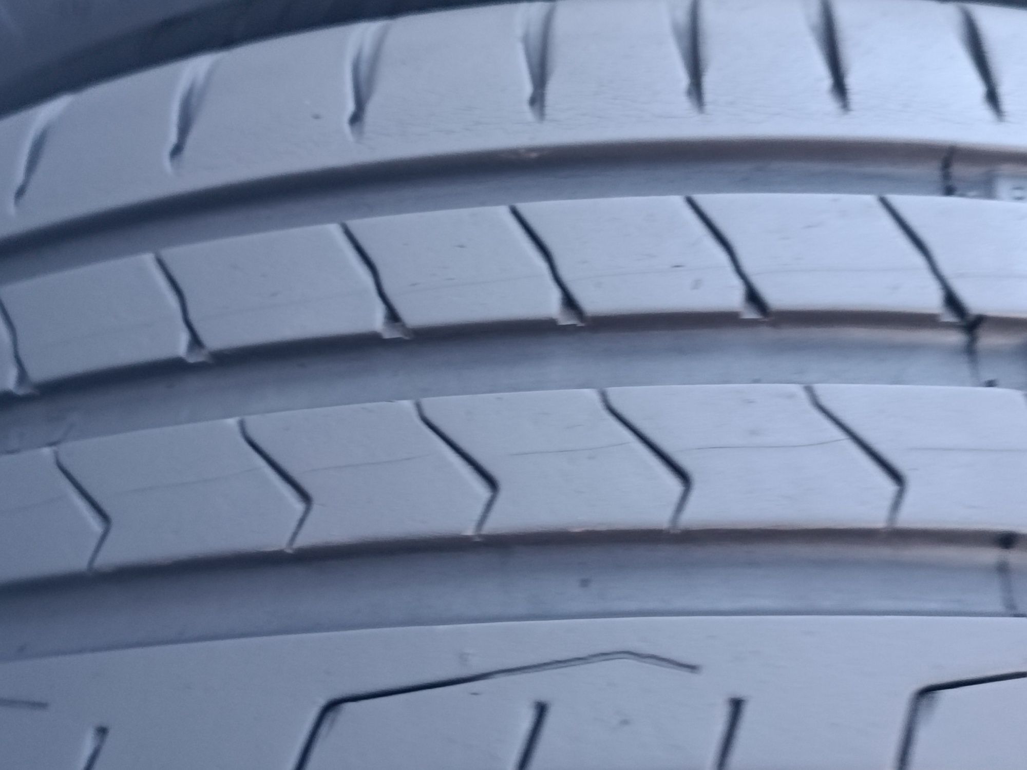 225/50/17 Continental Дот 1223