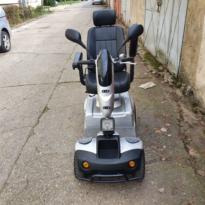 Mașină electric 15km/h