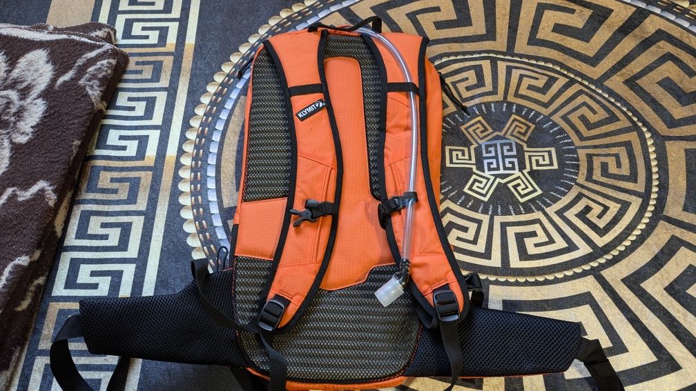 Klymit Echo 12 раница с хидратор & Under Armour