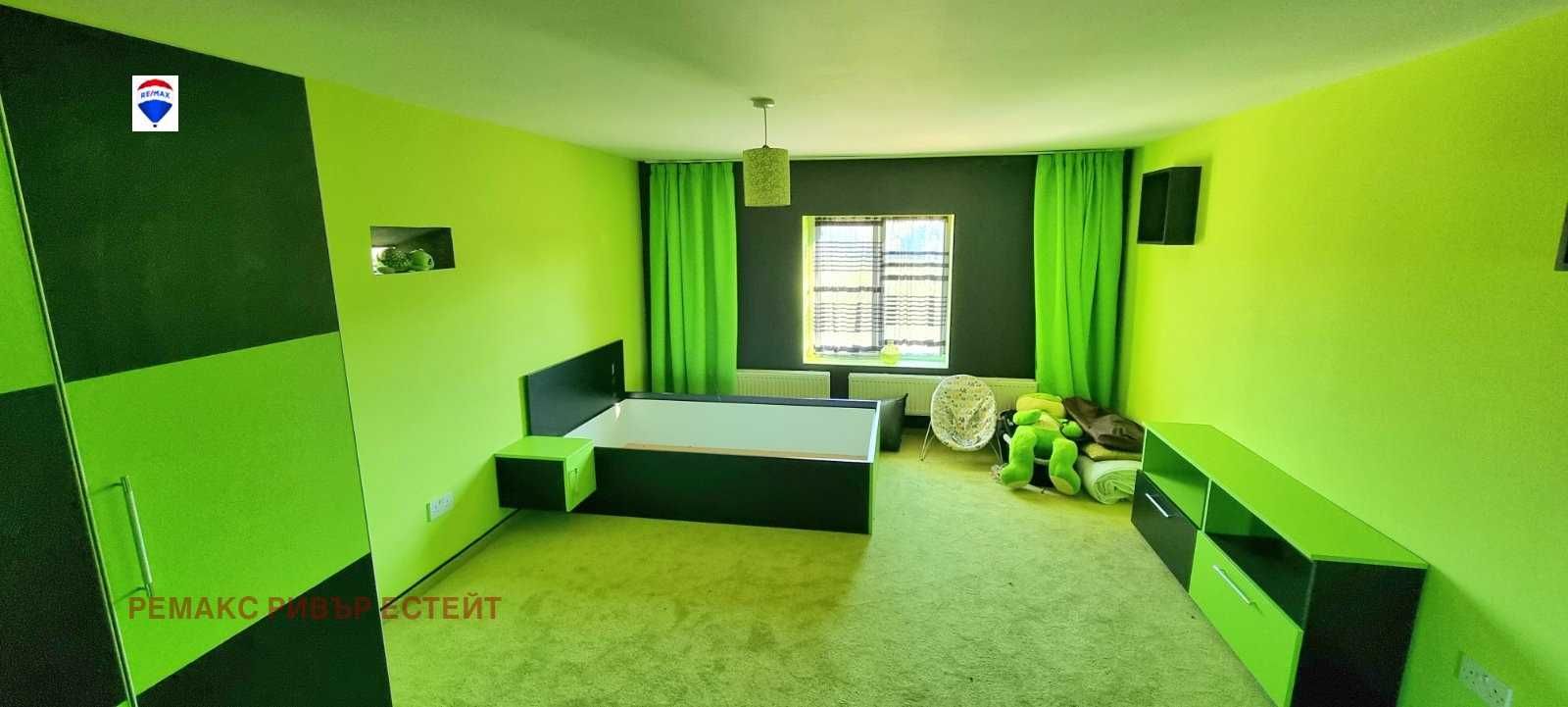 Къща на три етажа за продажба в с. Ряхово, обл. Русе