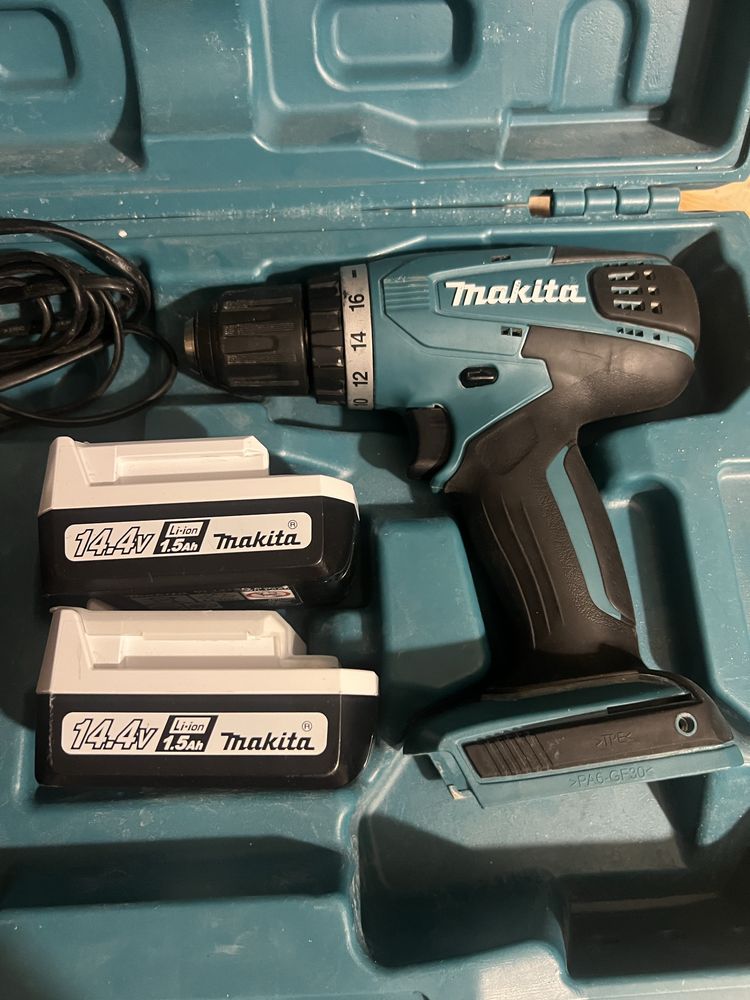 Set Bormasina Makita pe acumulatori