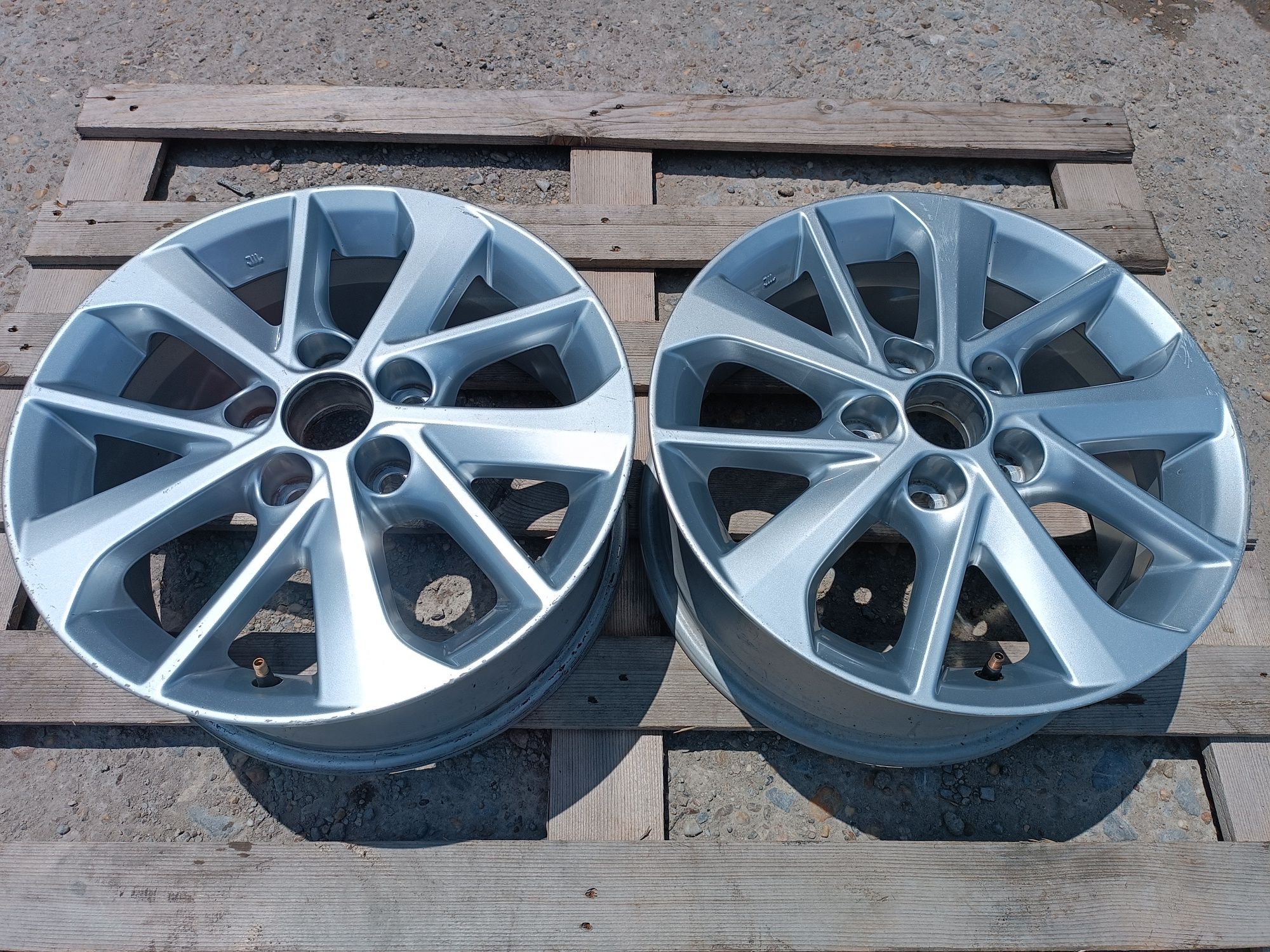 2бр лети джанти 16ки 5х114.3 Toyota